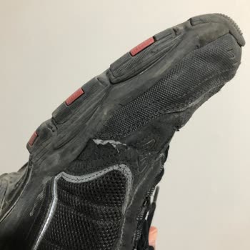 Zapatillas Skechers Vigor 3.0 con desgarros por defecto de fabricación