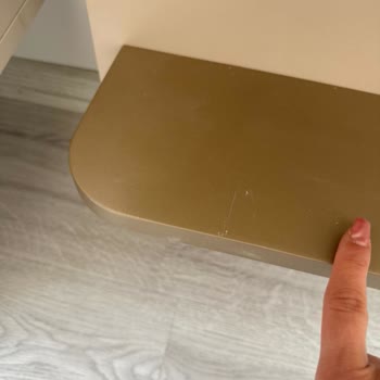 Eksik Mobilyalar, Kırık Gardırop Kapakları Ve Çözüm Bulamayan Müşteri Hizmeti