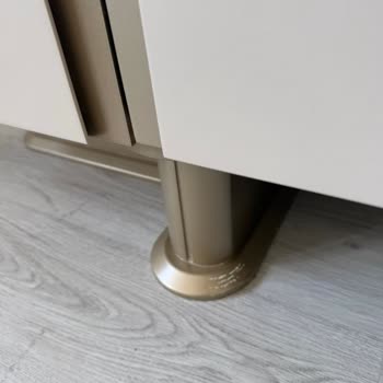 Eksik Mobilyalar, Kırık Gardırop Kapakları Ve Çözüm Bulamayan Müşteri Hizmeti