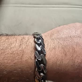 Değerinde Geri Alım Sözü Verilen Aksesuar Olarak Sunulan Takılarda Yanıltıcı Satış Ve İade Engeli