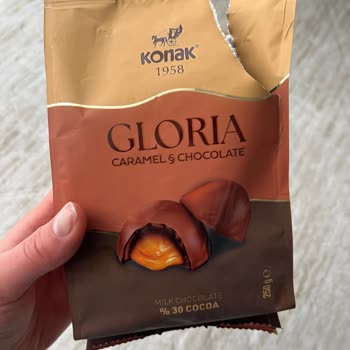 Konak Şekerleme Çikolata İçindeki Karamel Herkesin Dişine Zamk Gibi Yapıştı