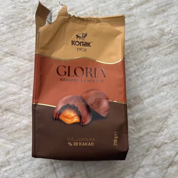 Konak Şekerleme Çikolata İçindeki Karamel Herkesin Dişine Zamk Gibi Yapıştı