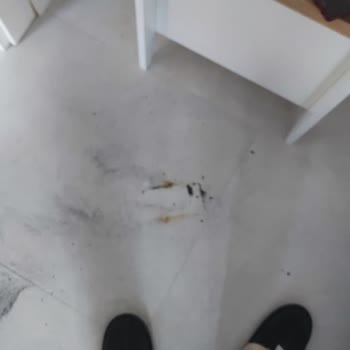 Şarj Sırasında Patlayan Telefon Güvenlik Riski Ve Yetersiz Değişim Talebi