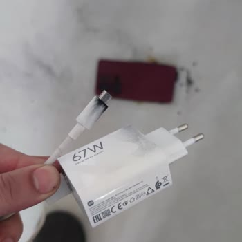 Şarj Sırasında Patlayan Telefon Güvenlik Riski Ve Yetersiz Değişim Talebi