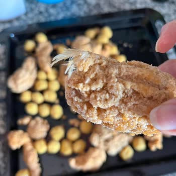 Lezita Çıtır Koca Ürününde Tavuk Tüyü Bulunması Gıda Güvenliğini Sarsıyor