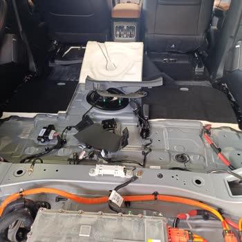 BYD Seal U DM-i Kofferraum-Design verursacht 3.300 € Schaden nach Wasserleck