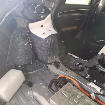 BYD Seal U DM-i Kofferraum-Design verursacht 3.300 € Schaden nach Wasserleck