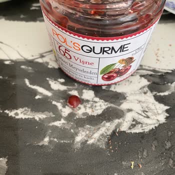 Pol’s Gurme Vişne Reçelinde Aşırı Çekirdek Ve Geri Dönüşsüz İletişim