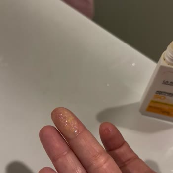 La Roche Posay Anthelios UVMune 400 SPF50 Texture And Smell Defect
