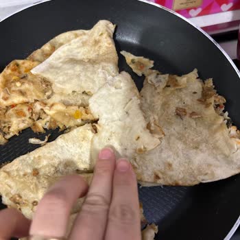 Şok Marketler Hacıoğlu Dondurulmuş Lahmacun Kalitesiz Ve Sağlığa Zararlı, İade Talebi