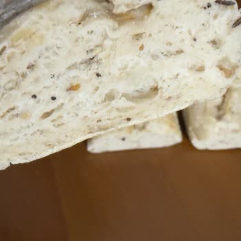 İçi Hamurumsu Ve Pişmemiş Ekmekler İçin Ücret İadesi Ve Yeniden Gönderim Talebi