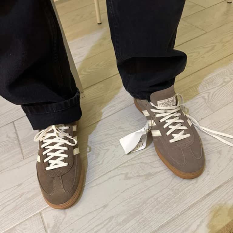 Adidas Ayakkabısında Renk Ve Malzeme Tutarsızlığı