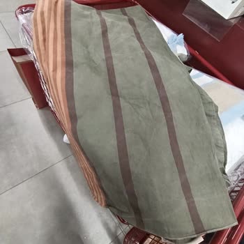 İlk Yıkamada Renk Solması Ve Beyaz Çizgiler Nedeniyle Ayıplı Nevresim Takımı Şikayeti