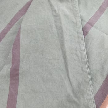 İlk Yıkamada Renk Solması Ve Beyaz Çizgiler Nedeniyle Ayıplı Nevresim Takımı Şikayeti