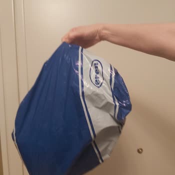 Gant Kazağının Özensiz Paketlemesi Markanın İmajını Zedeledi