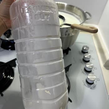 Son Kullanma Tarihi Geçmemiş 3 Litre Süt Kesildi Ve Bozulmuş