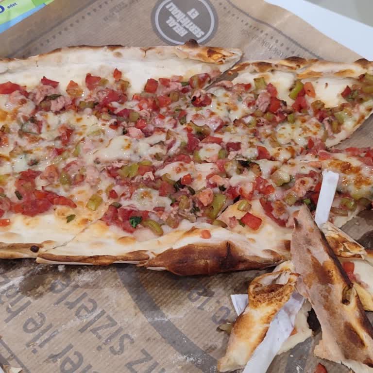 Usta Pideci’de Çiğ Etli Pide Şikayeti Ve İade Talebi