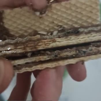 Eti Hoşbeş Gofretin İçinde Siyahlık