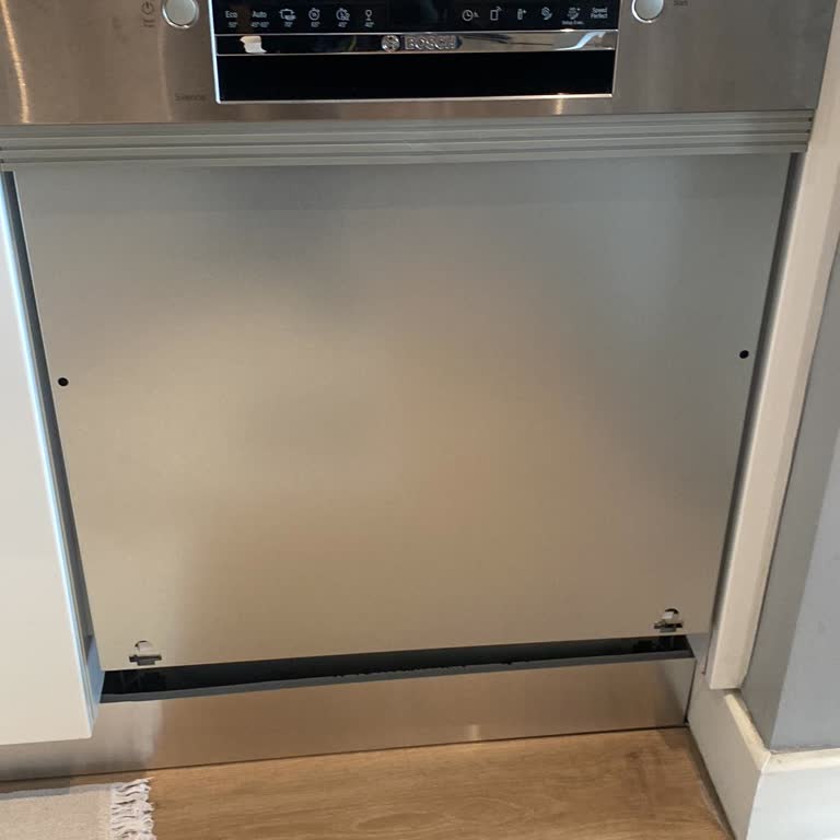 Bosch Ankastre Bulaşık Makinesi Kapak Montajı Yapılamadı, Müşteri Ekstra İş Yüküyle Karşılaştı