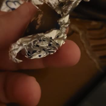 Ülker Ece Çikolatalarında Renk Değişimi Ve Delik Görünümü Güvenimi Zedeledi