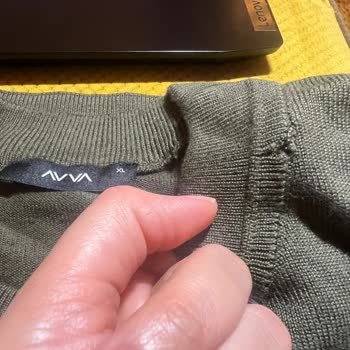 Haki Renk XL Kazakta Yaka Ribanası İplik Kaçması Üretim Hatası Ve Değişim Talebi