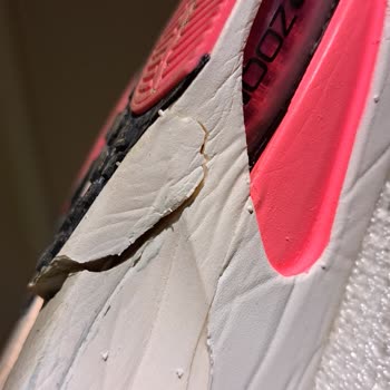 Nike Air Zoom Alphafly 3 Ayakkabısında 14 Km Sonra Tabanda Yırtılma Ve Kullanım Hatası İddiası