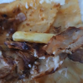 Maydonoz Döner Yanık Dürüm ve Eksik İçecek, Engellilik Durumumda İletişim Tercihim Yok Sayıldı