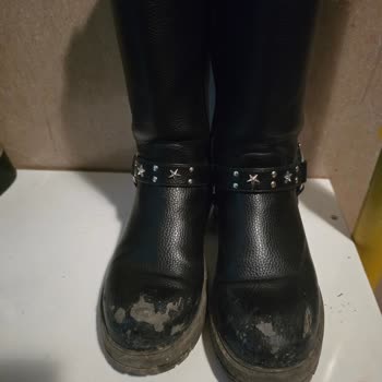 FLO'nun Polaris Botlarında Hızlı Deri Soyulması