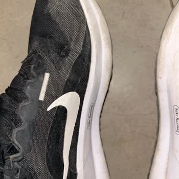 Nike Downshifter 13 Ayakkabısının Garanti Süresi İçinde Yırtılma Ve Deforme Olması