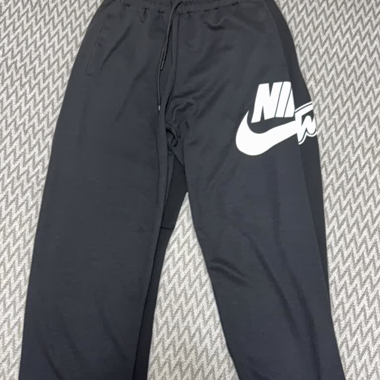 XXL Eşofmanlarda Beden Uyumsuzluğu Ve Etiket Sorunu, Satıcı İadeyi Reddetti