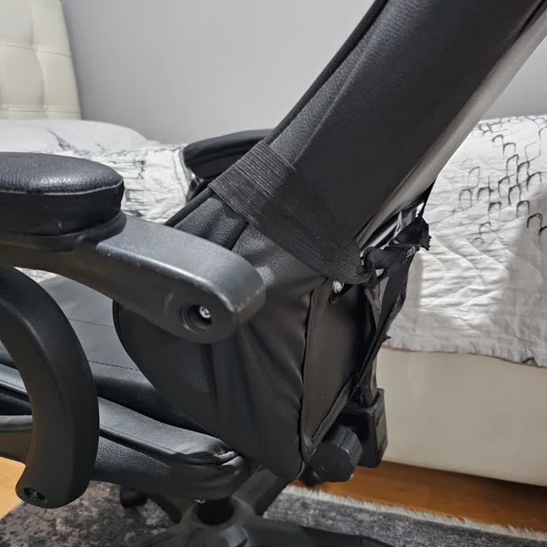 Fashcolle Oyuncu Koltuğumun Sırt Desteği Kırıldı, Hızlı Değişim İstiyorum