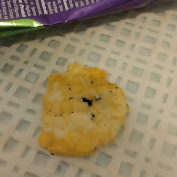 Eti Gong Cipsinde Belirsiz Siyah Parçalar Çıktı