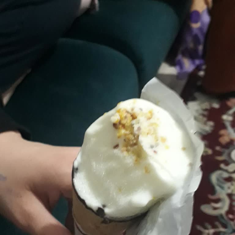 Tam Ücret Ödedim, Dondurmalar Yarım Doldurulmuş Çıktı Ve İade Talebi