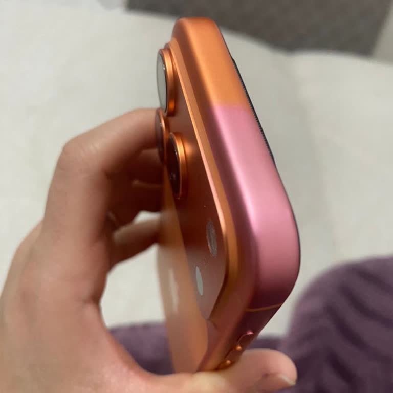 İPhone 17 Pro Turuncu Modelde Köşe Renk Değişikliği Ve Garanti Sorunu