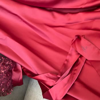 Defolu Ve Yanlış Beden Elbise İçin İade Reddi Ve İlgisiz Müşteri Desteği