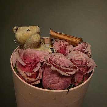 Solmuş Çiçekler Ve Kirli Kutu: Hızlı Teslimatta Kalite Sorunu