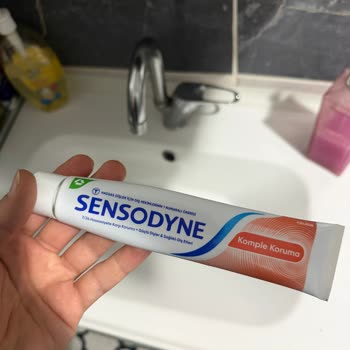 Sensodyne Diş Macunu Kullanımından Sonra Ağız İçinde Yara Ve Dudak Soyulması