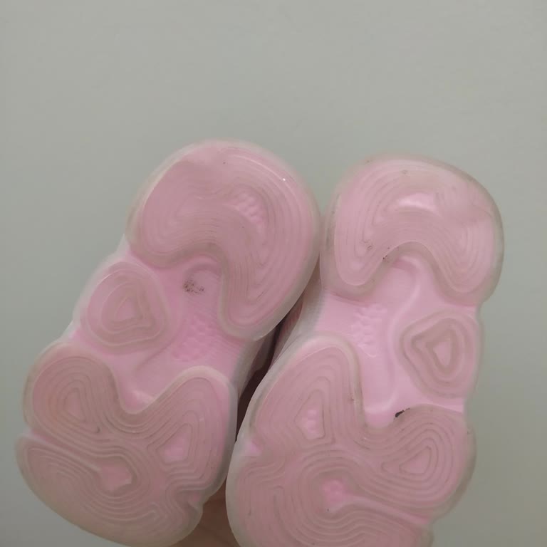 Vicco Bebek Ayakkabısının Kaygan Alt Tabanı Güvenlik Riski Ve İade Talebi