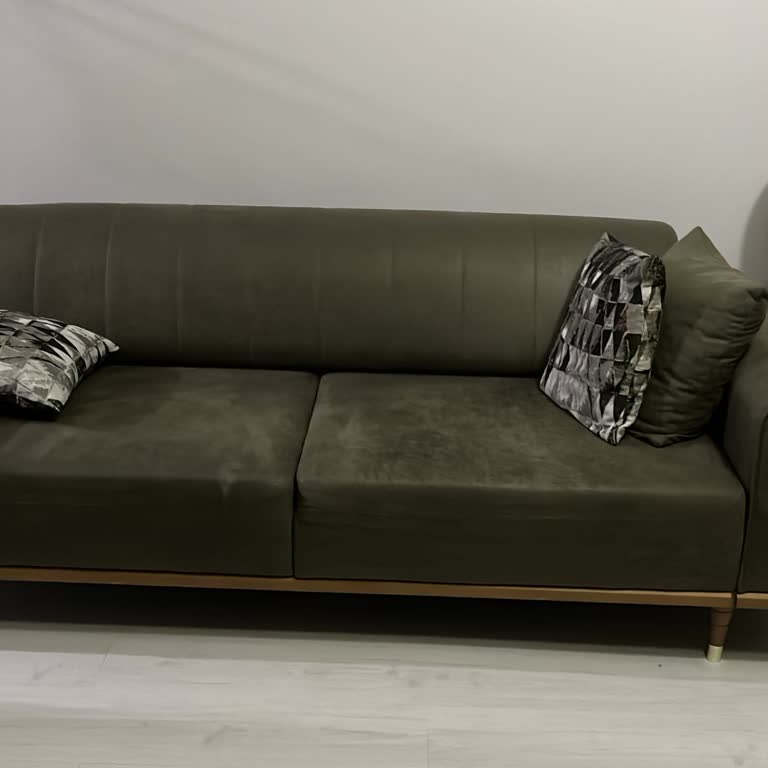 Kelebek Mobilya Üçlü Kanepe Kumaşında Renk Değişimi Ve Deformasyon