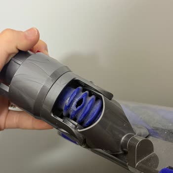 Dyson V15 Hortum Delinmesi İçin Onarım Talebi Ve Aşırı Ücret Şikayeti