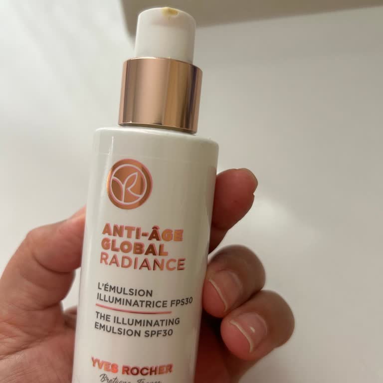 Yves Rocher Anti-AGE Güneş Kremi Yüzde Topaklanma Ve Dökülme Sorunu