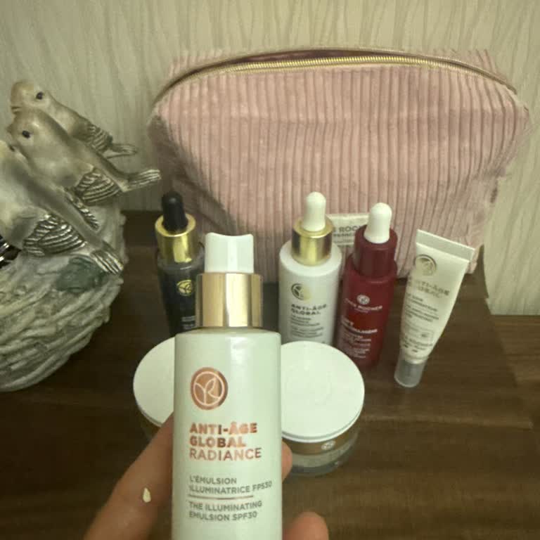 Yves Rocher Anti-AGE Güneş Kremi Yüzde Topaklanma Ve Dökülme Sorunu