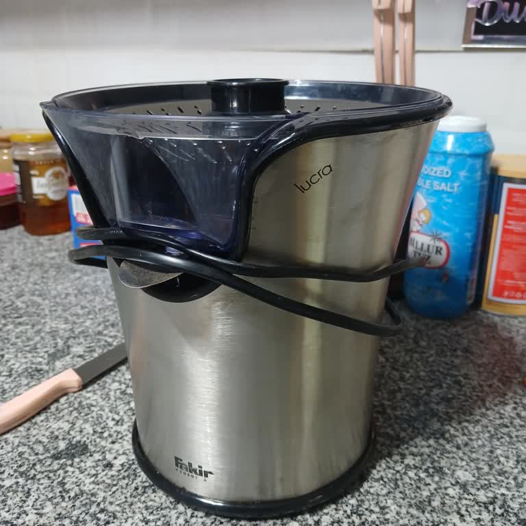 Fakir Lucra Makinesinin Üst Parçası Stokta Değil, Makine Kullanılamaz