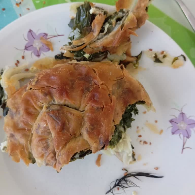 Gül Böreğinde Kuş Tüyü: Hijyen İhlali Ve İade Talebi