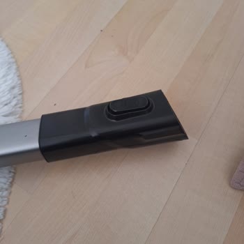 Philips XC8049 Dikey Süpürge Sürekli Parça Kırılması Ve Şarj Soketi Arızası