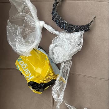 Gardrops'ta Kırık Gelin Tacı Ve Satıcının İadeyi Reddetmesi