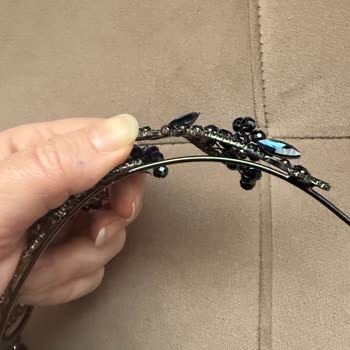 Gardrops'ta Kırık Gelin Tacı Ve Satıcının İadeyi Reddetmesi