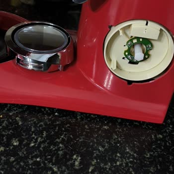 Açma Kapama Düğmesi Kırık Gelen Mutfak Hamur Makinesi İçin Acil Değişim Talebi