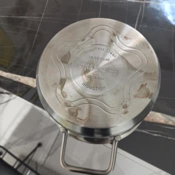 Korkmaz Tencerelerde Paslanma, Kararmalar Ve Çıkmayan Su Lekesi Gibi Kalıntılar Oluştu