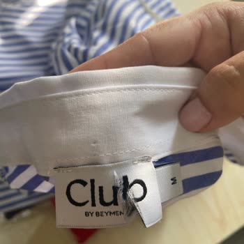 Defolu Gömlek Ve Cevapsız İletişim